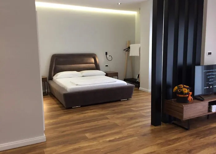 Skanderbeg 3 * 地拉那